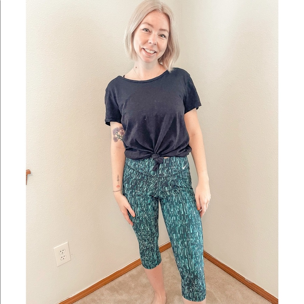 Nike cropped athletic leggings like new size S